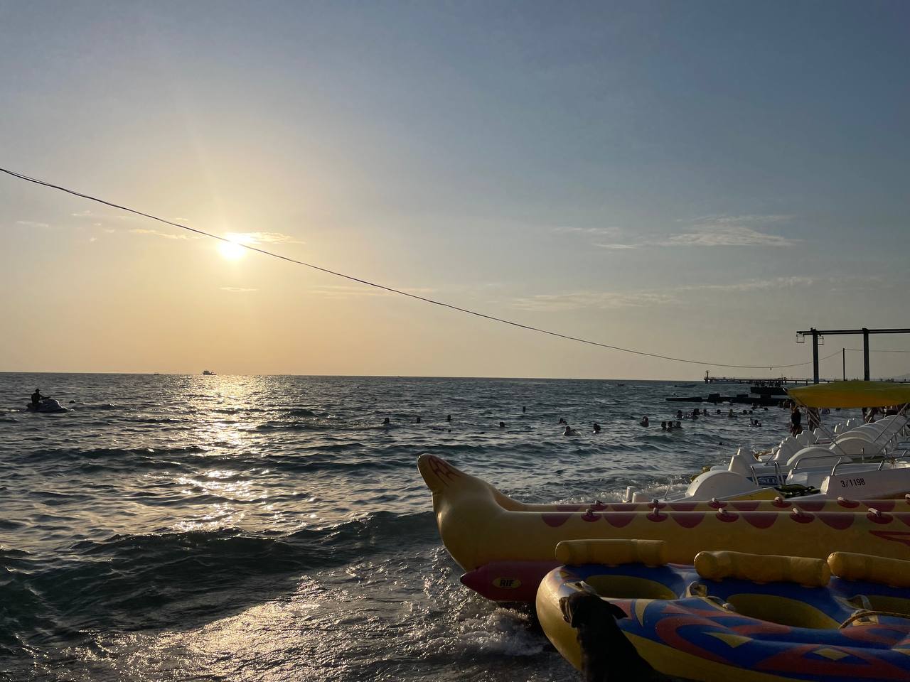 photo_5399834164334814821_y