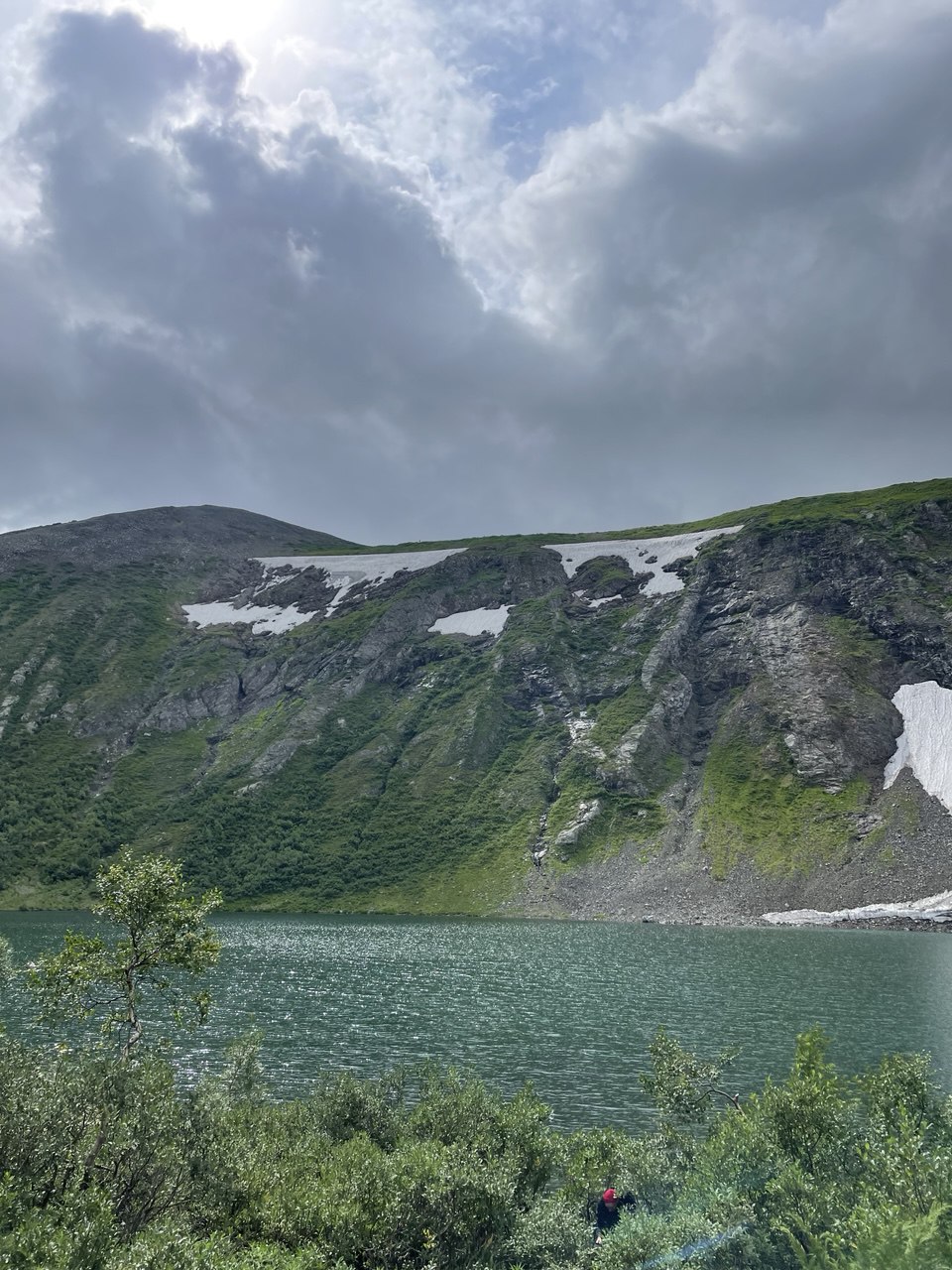 photo_5289852666203206551_y