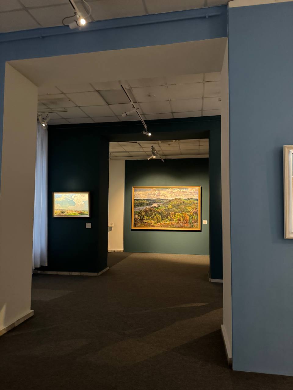 photo_5445042844063626090_y