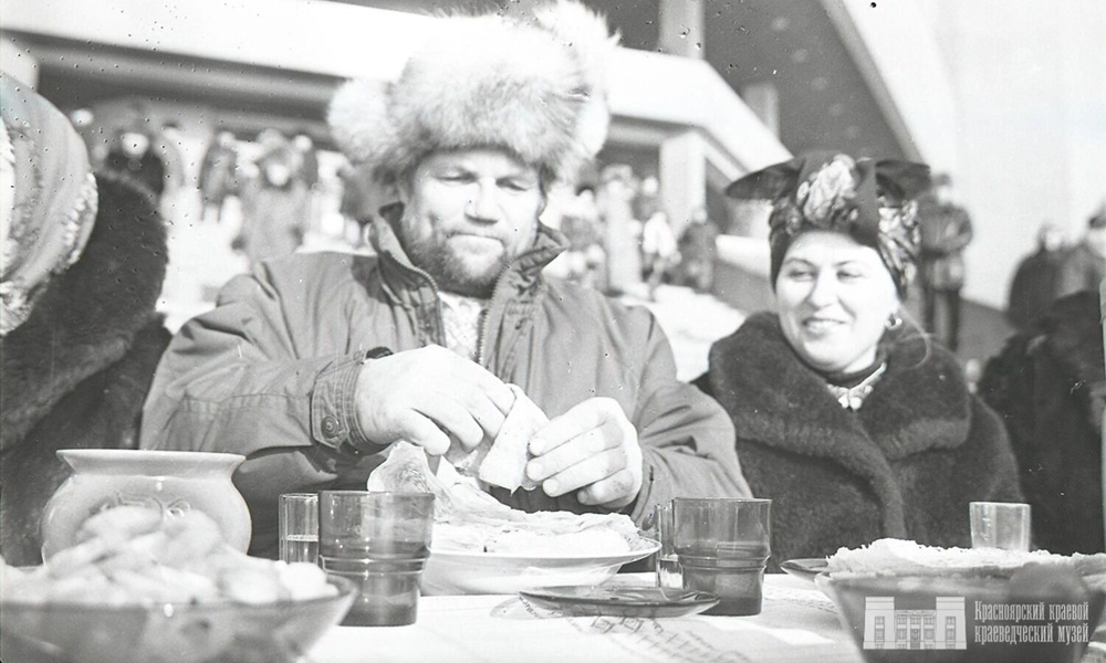 4df02923c9b005ed0722de47f0414da7ec6438deaf734ebbeaabd6df15b5